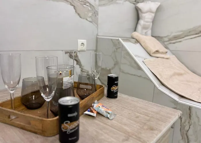Swing & Whirlpool Apartment